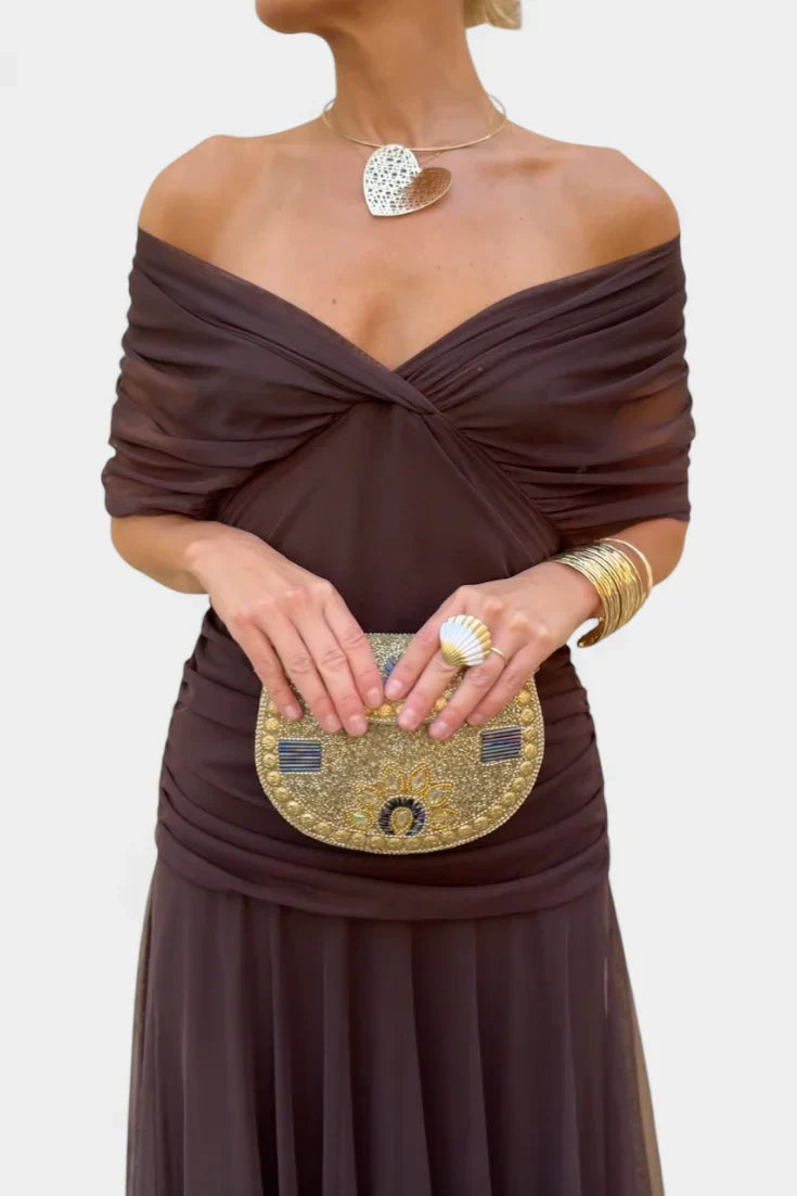 Vestido floral de elegancia ligera