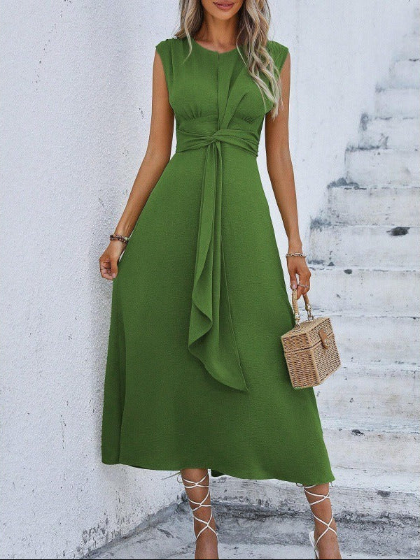 Vestido elegante sin mangas con cintura ajustable