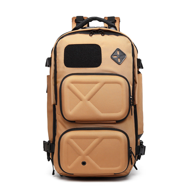 Adrian | Mochila multifuncional para hombre para actividades al aire libre.