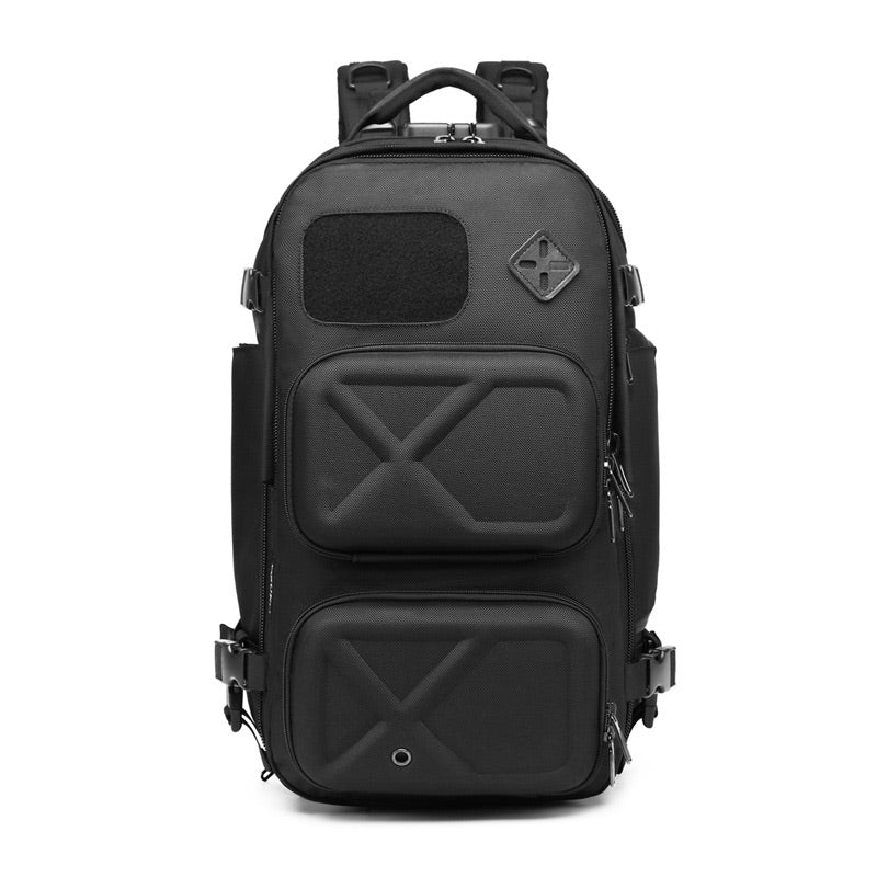Adrian | Mochila multifuncional para hombre para actividades al aire libre.