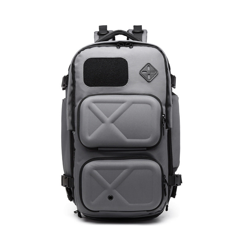 Adrian | Mochila multifuncional para hombre para actividades al aire libre.