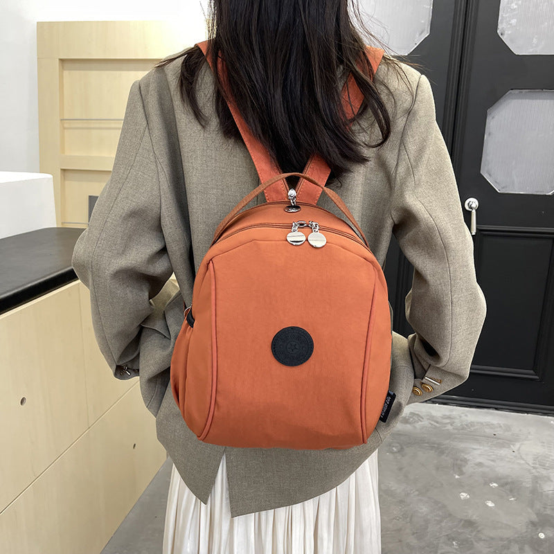 Ludovica | Mochila bandolera tipo sling elegante y ajustable.