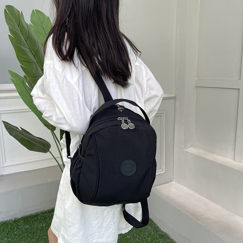 Ludovica | Mochila bandolera tipo sling elegante y ajustable.