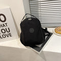 Ludovica | Mochila bandolera tipo sling elegante y ajustable.