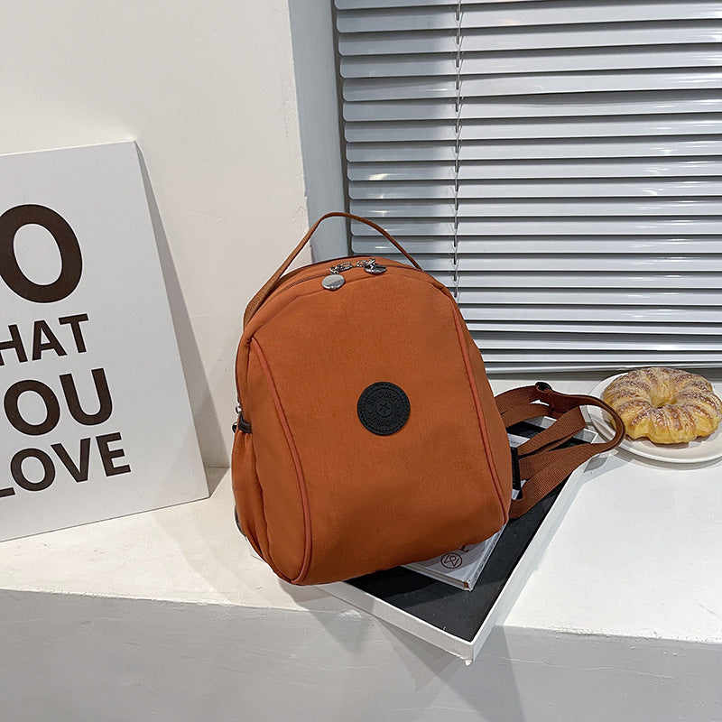 Ludovica | Mochila bandolera tipo sling elegante y ajustable.