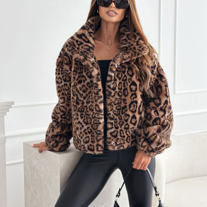 Elodie | Abrigo corto de pelo con estampado de leopardo para mujer