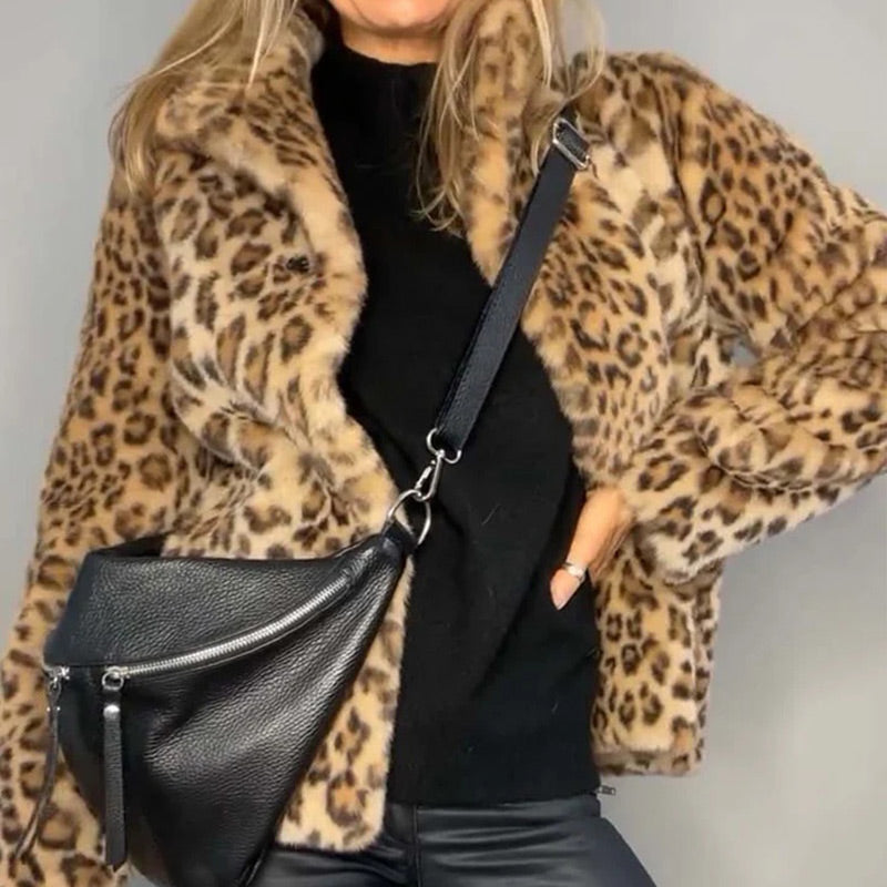 Elodie | Abrigo corto de pelo con estampado de leopardo para mujer