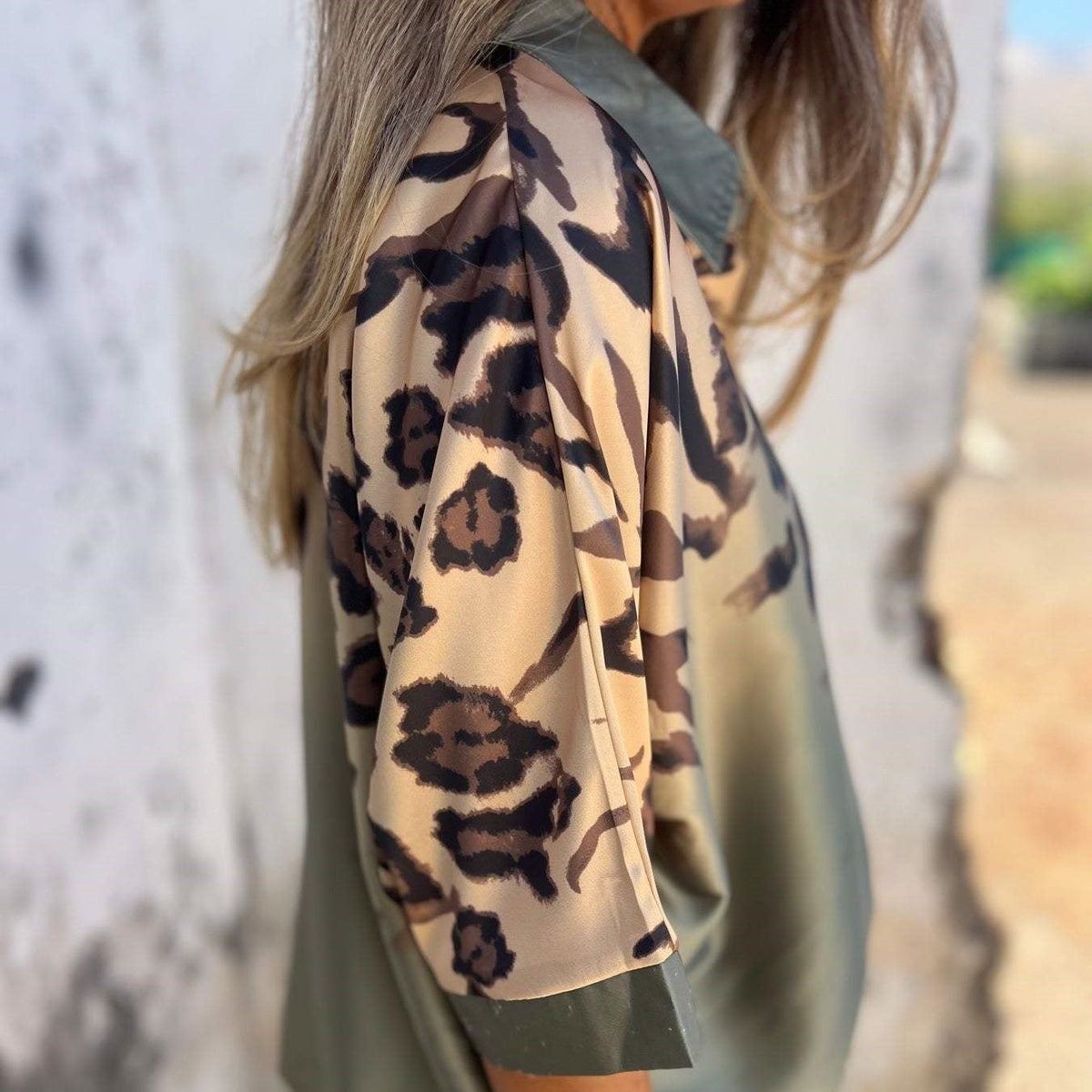 Zoe | Camisa abotonada con estampado de leopardo para mujer