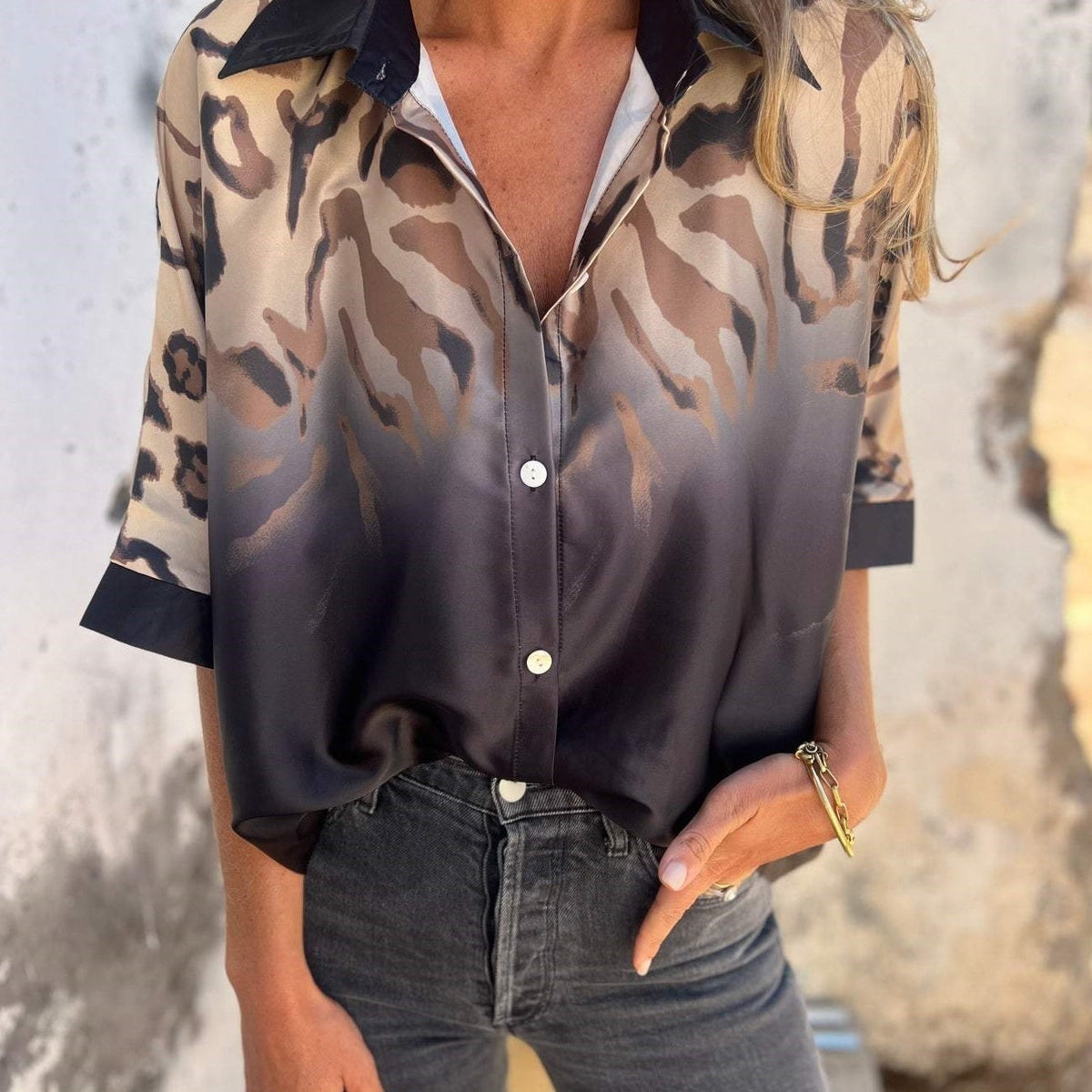 Zoe | Camisa abotonada con estampado de leopardo para mujer