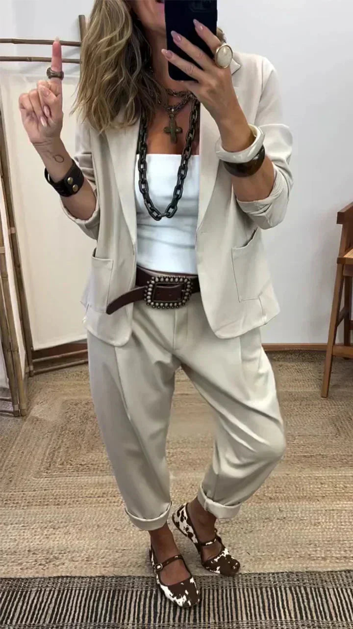 Berenice | Traje de negocios para mujer: americana con cuello y pantalón, estilo clásico y ajuste transpirable.