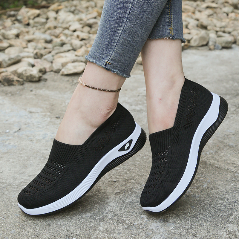 Malena | Zapatillas tipo slip-on de malla transpirables para mujer – Ligeras, flexibles y perfectas para estar en casa y disfrutar del tiempo libre
