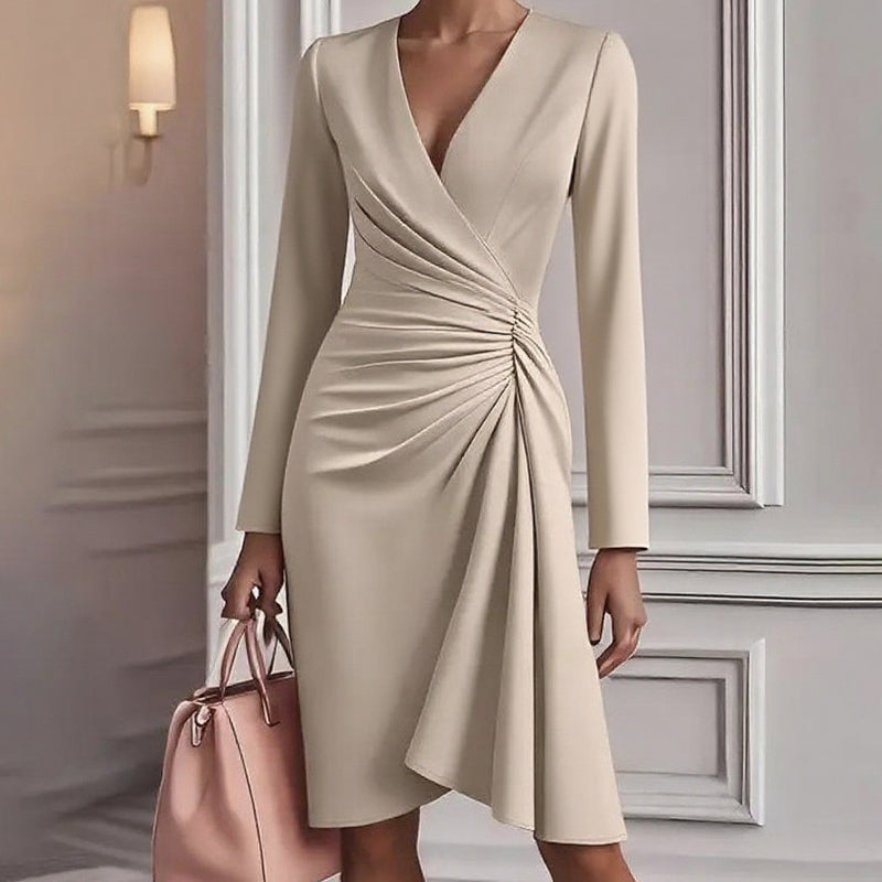 Lara | Vestido midi cruzado para mujer con escote en V, mangas largas y cintura fruncida.