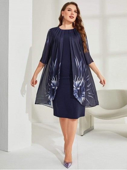 Vestido azul de ceremonia con capa floral, vista posterior